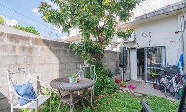 PH en  venta 3 ambientes al frente con Jardin y pileta.