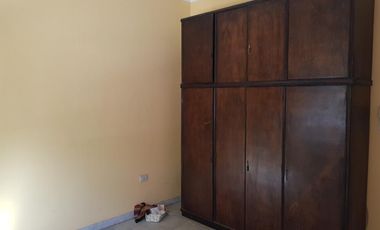 Casa al frente, Laprida a 2 cuadras Calchaqui