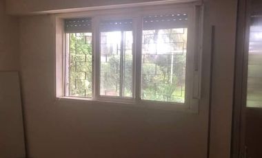 Casa en venta - 2 Dormitorios 2 Baños - Cochera - 383Mts2 - Ituzaingó