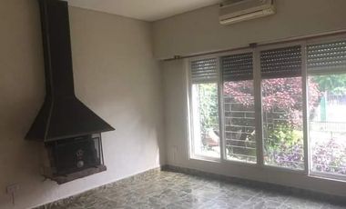 Casa en venta - 2 Dormitorios 2 Baños - Cochera - 383Mts2 - Ituzaingó