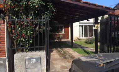 Casa en venta - 2 Dormitorios 2 Baños - Cochera - 383Mts2 - Ituzaingó