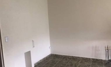 Casa en venta - 2 Dormitorios 2 Baños - Cochera - 383Mts2 - Ituzaingó