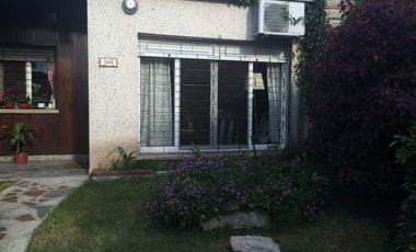 Casa en venta - 2 Dormitorios 2 Baños - Cochera - 383Mts2 - Ituzaingó