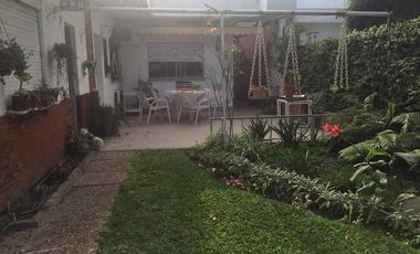 Casa en venta - 2 Dormitorios 2 Baños - Cochera - 383Mts2 - Ituzaingó