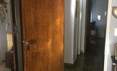 Casa en venta - 2 Dormitorios 2 Baños - Cochera - 383Mts2 - Ituzaingó