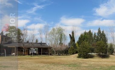 B° Colonia de Chacra, Exc. Casa 4 Dormitorios c/Jardín, Pileta, Cancha de Tenis!