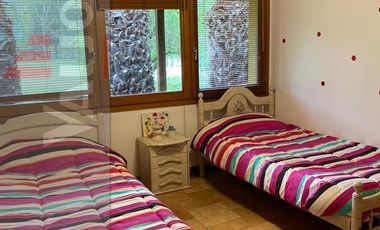 B° Colonia de Chacra, Exc. Casa 4 Dormitorios c/Jardín, Pileta, Cancha de Tenis!