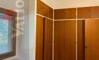 B° Colonia de Chacra, Exc. Casa 4 Dormitorios c/Jardín, Pileta, Cancha de Tenis!