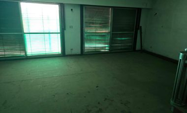En Alquiler | Ideal Empresas - Importante Propiedad Emplazada sobre 2.000m2 de Terreno | 8 Ambientes distribuidos en 2 Plantas |