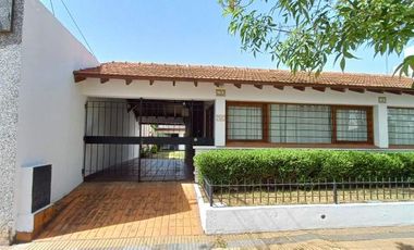 Casa en venta - 4 Dormitorios 2 Baños - Cochera - 312Mts2 - Venado Tuerto, General López, Santa Fe