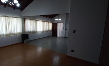 Casa en venta - 4 Dormitorios 2 Baños - Cochera - 312Mts2 - Venado Tuerto, General López, Santa Fe