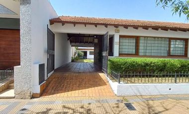 Casa en venta - 4 Dormitorios 2 Baños - Cochera - 312Mts2 - Venado Tuerto, General López, Santa Fe