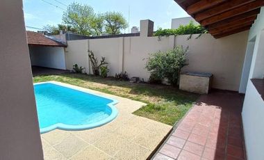 Casa en venta - 4 Dormitorios 2 Baños - Cochera - 312Mts2 - Venado Tuerto, General López, Santa Fe