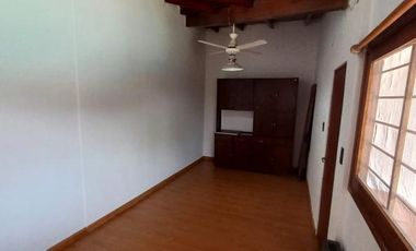 Casa en venta - 4 Dormitorios 2 Baños - Cochera - 312Mts2 - Venado Tuerto, General López, Santa Fe