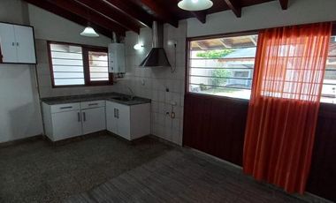 Casa en venta - 4 Dormitorios 2 Baños - Cochera - 312Mts2 - Venado Tuerto, General López, Santa Fe