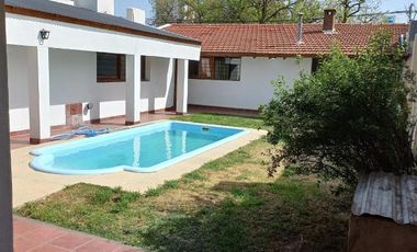 Casa en venta - 4 Dormitorios 2 Baños - Cochera - 312Mts2 - Venado Tuerto, General López, Santa Fe