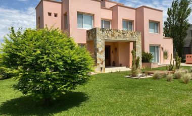 Casa en Alquiler en Isla Santa Monica