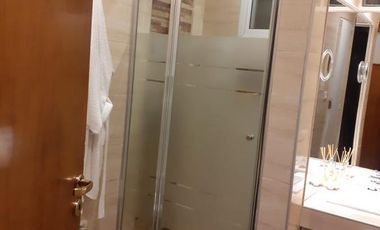 Departamento tipo piso cuatro ambientes con cochera a la venta en Avellaneda Centro