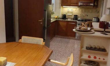 Departamento tipo piso cuatro ambientes con cochera a la venta en Avellaneda Centro