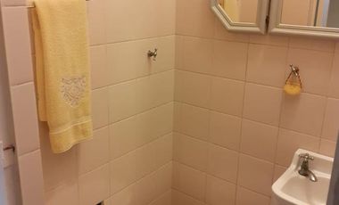 Departamento tipo piso cuatro ambientes con cochera a la venta en Avellaneda Centro