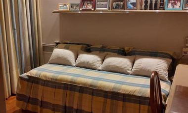 Departamento tipo piso cuatro ambientes con cochera a la venta en Avellaneda Centro