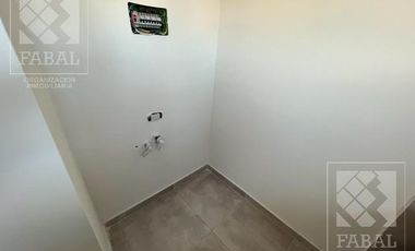Casa venta Confluencia Rural, 3 dormitorios (suite), 3 baños, 2 cocheras y jardín