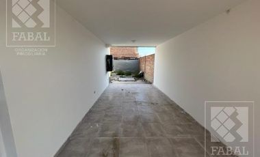 Casa venta Confluencia Rural, 3 dormitorios (suite), 3 baños, 2 cocheras y jardín