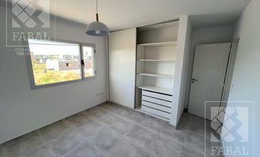 Casa venta Confluencia Rural, 3 dormitorios (suite), 3 baños, 2 cocheras y jardín
