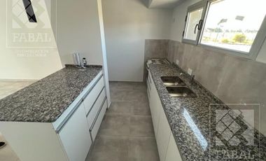 Casa venta Confluencia Rural, 3 dormitorios (suite), 3 baños, 2 cocheras y jardín