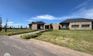 Lote 800 m2 - La Finca l - Funes | Venta