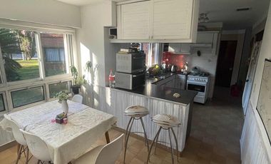 Casa en venta - 8 Dormitorios 6 Baños - Cochera - 1.200Mts2 - Pilar