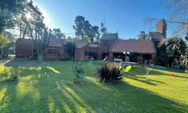 Casa en venta - 8 Dormitorios 6 Baños - Cochera - 1.200Mts2 - Pilar
