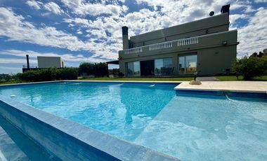 VENTA CASA SAN SEBASTIAN AREA 10 A LA LAGUNA