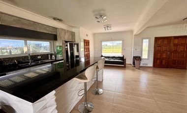 VENTA CASA SAN SEBASTIAN AREA 10 A LA LAGUNA