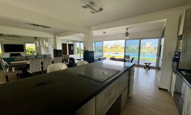 VENTA CASA SAN SEBASTIAN AREA 10 A LA LAGUNA