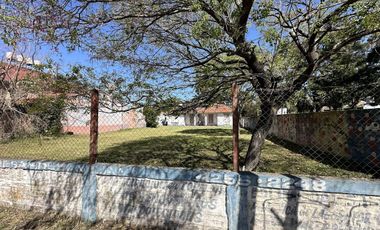 3 lotes juntos o separados. 1470m2