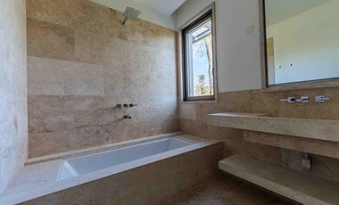 Casa en venta en Highland Park a estrenar por el reconocido arquitecto Pablo Sanchez Elias!!!
