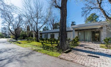 Casa en venta en Highland Park a estrenar por el reconocido arquitecto Pablo Sanchez Elias!!!