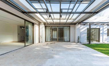 Casa en venta en Highland Park a estrenar por el reconocido arquitecto Pablo Sanchez Elias!!!