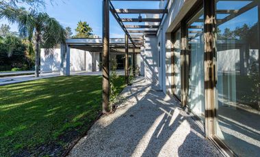 Casa en venta en Highland Park a estrenar por el reconocido arquitecto Pablo Sanchez Elias!!!