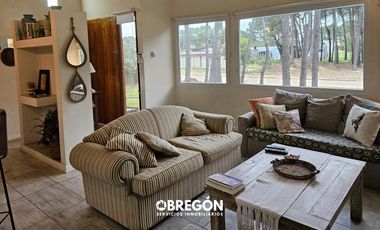 Casa en alquiler para 6 personas en zona residencial de Pinamar con jacuzzi