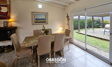 Casa en alquiler para 6 personas en zona residencial de Pinamar con jacuzzi