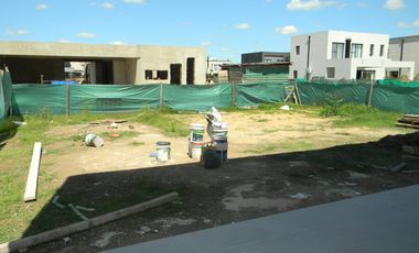Casa a estrebar en  Vila Marina II lote interno