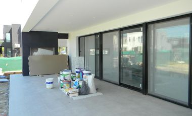 Casa a estrebar en  Vila Marina II lote interno