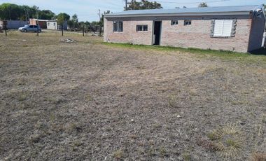 Bella casa, nueva y con amplio terreno en  San Benito-  E. R