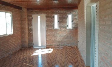 Bella casa, nueva y con amplio terreno en  San Benito-  E. R