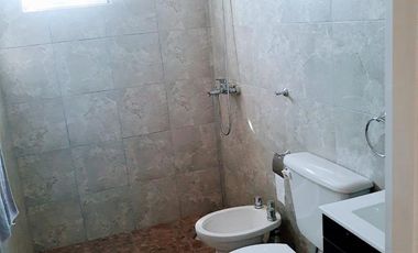 Bella casa, nueva y con amplio terreno en  San Benito-  E. R