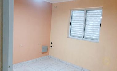 Bella casa, nueva y con amplio terreno en  San Benito-  E. R