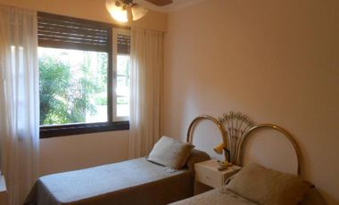Venta - Casa de 6 ambientes en Pinamar - zona Golf Viejo