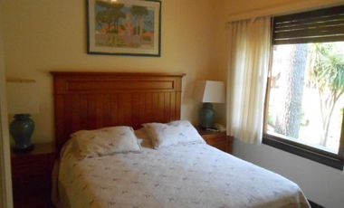Venta - Casa de 6 ambientes en Pinamar - zona Golf Viejo